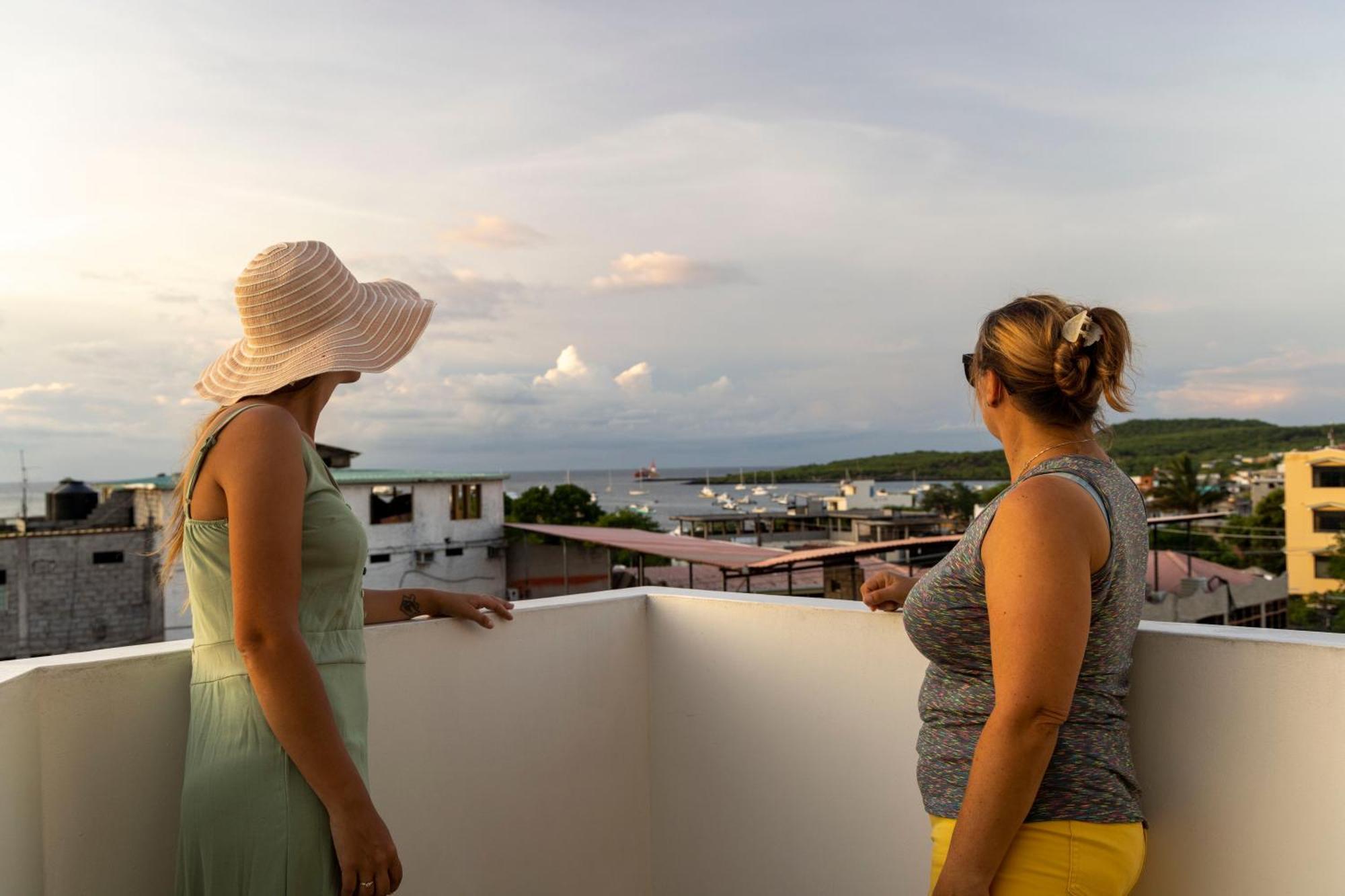Galapagos Planet Hotel Puerto Baquerizo Moreno Dış mekan fotoğraf