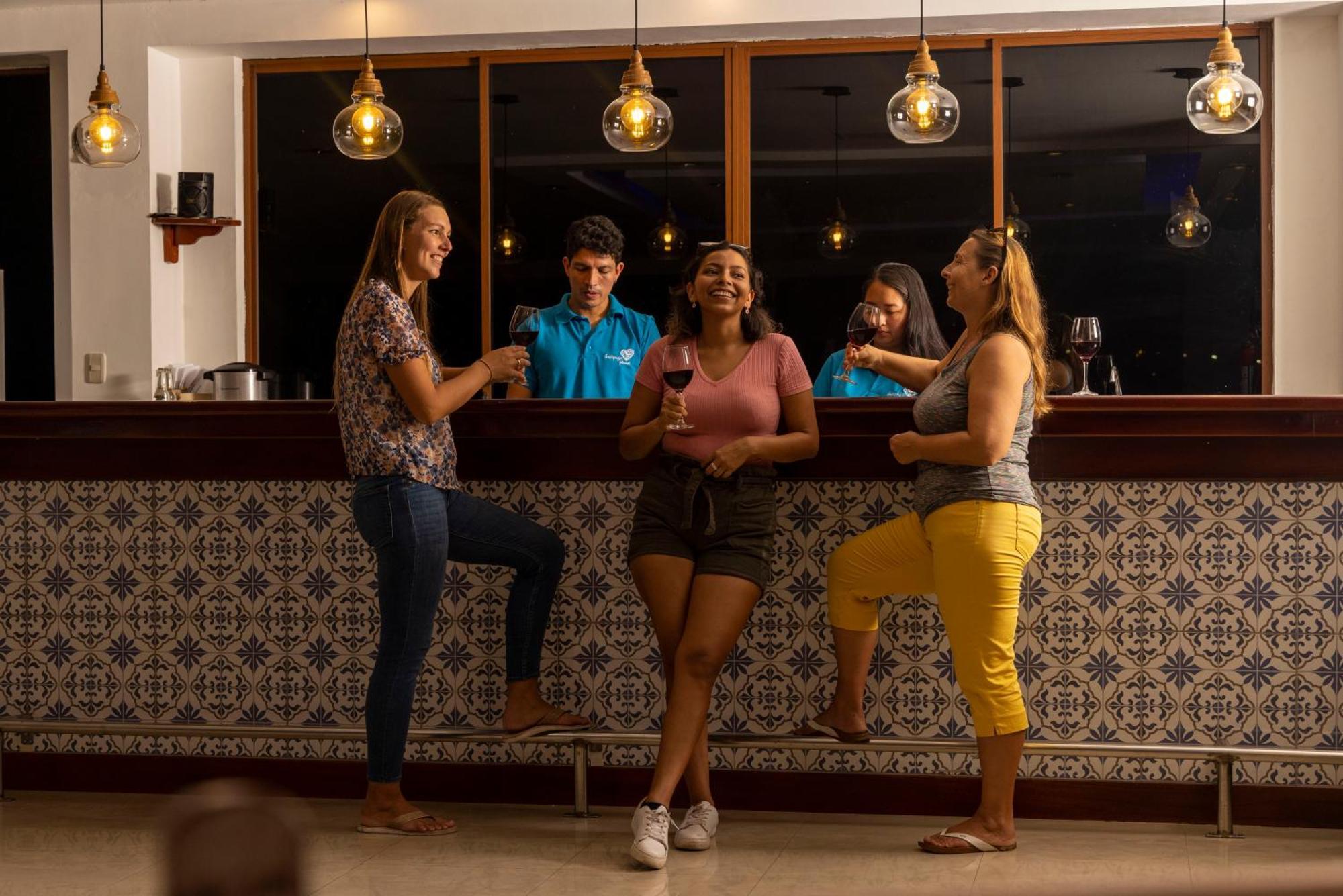 Galapagos Planet Hotel Puerto Baquerizo Moreno Dış mekan fotoğraf